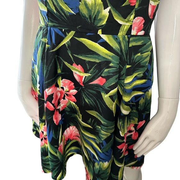 Hollister Floral Sundress Midi - Picture 5 of 9